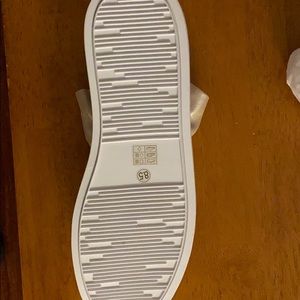 Kelsi Dagger Brooklyn Seraphinesc